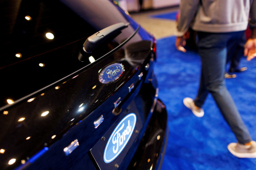 Ford to recall 20,484 hybrid SUVs over battery concern