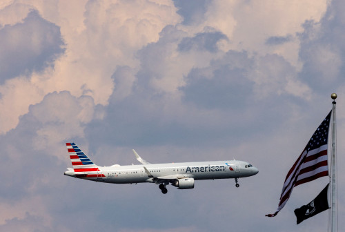 American Airlines back in ‘Big 3’ carriers, brokerages predict strong 2025