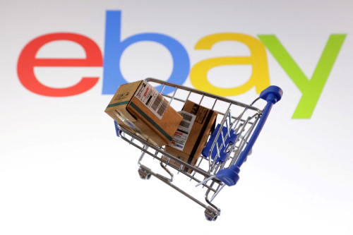 EBay forecasts quarterly revenue below expectations on weak demand